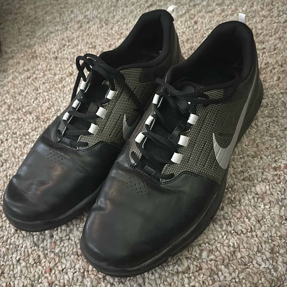Men’s Nike golf explorer CTRL size 13